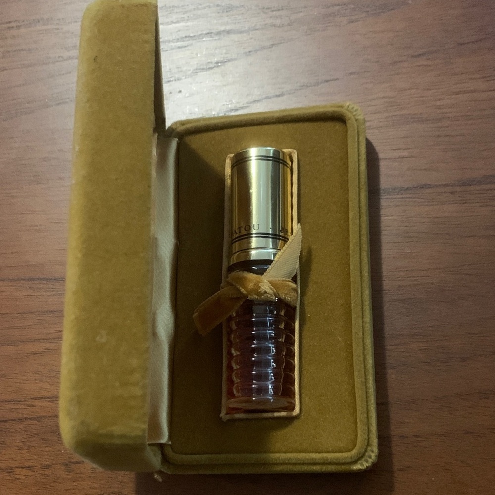 Vintage Jean Patou 1000 Perfume in Velvet Case